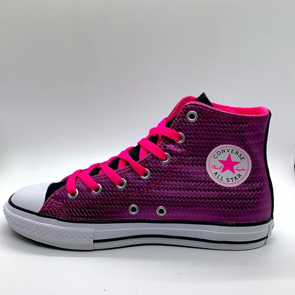 Junior Converse Like New synthetic/canvas hi-tops